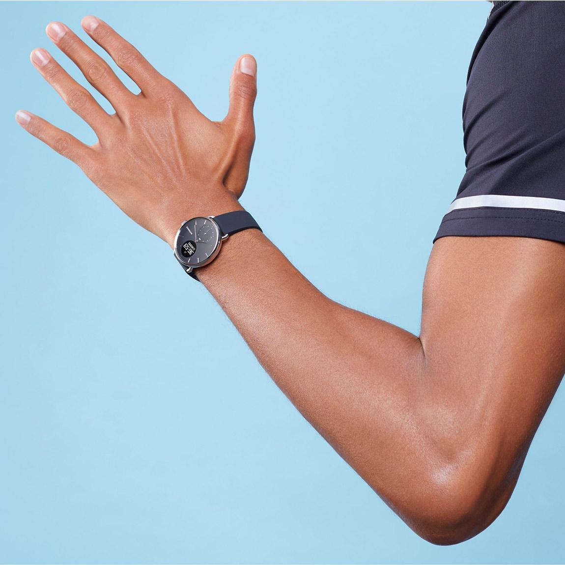 Withings ScanWatch mit Arm