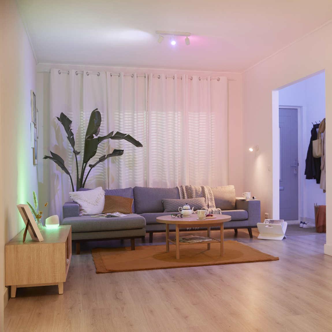 WiZ IMAGEO Spots Deckenleuchte Tunable Farbig 3x 5W - weiß_Lifestyle_Wohnzimmer farbig