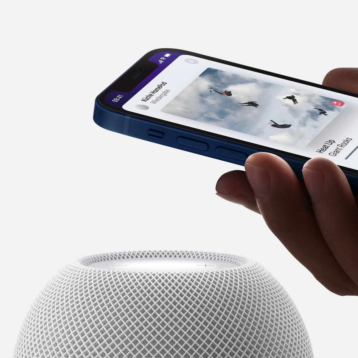 Apple HomePod mini mit App gesteuert