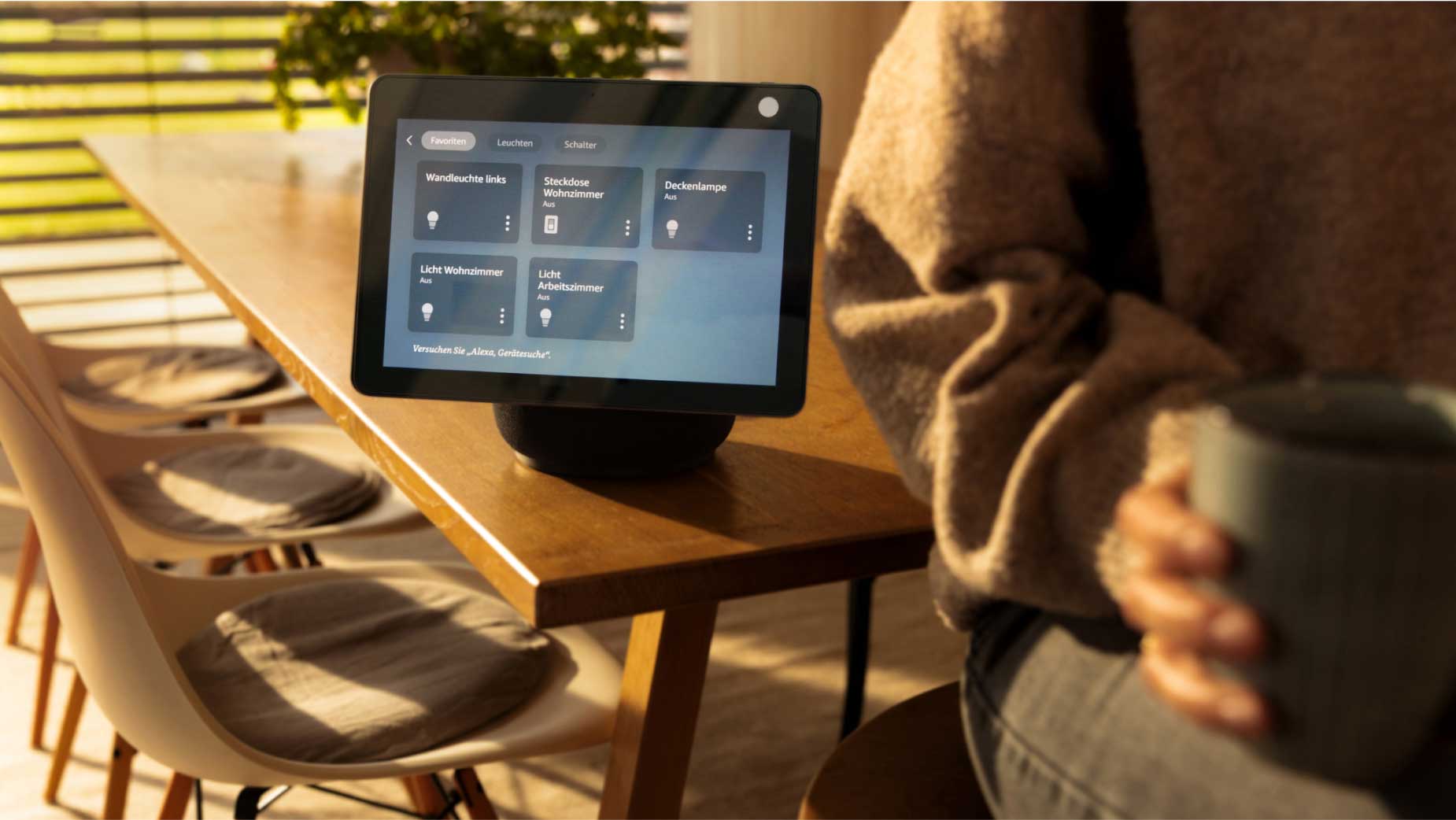 Amazon Echo Show 10 zeigt Smart Home Interface