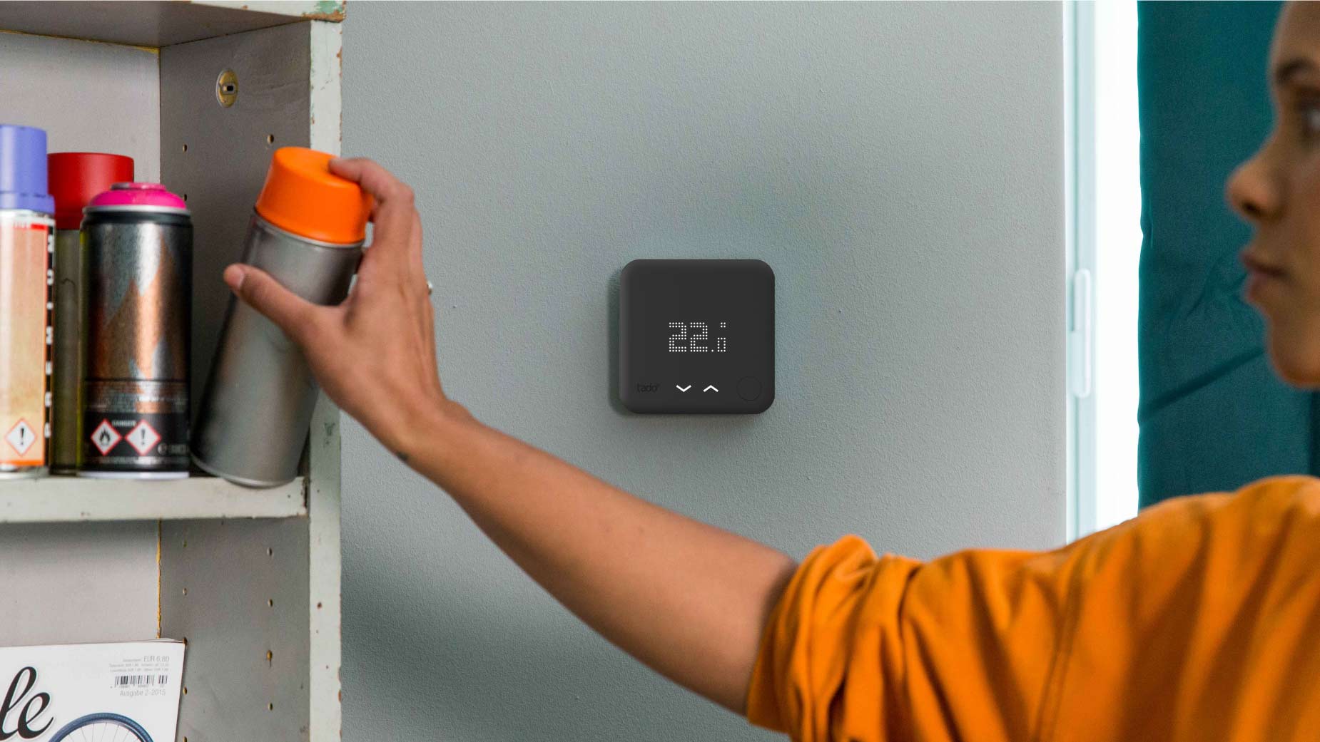 tado° smartes Thermostat an Wand installiert