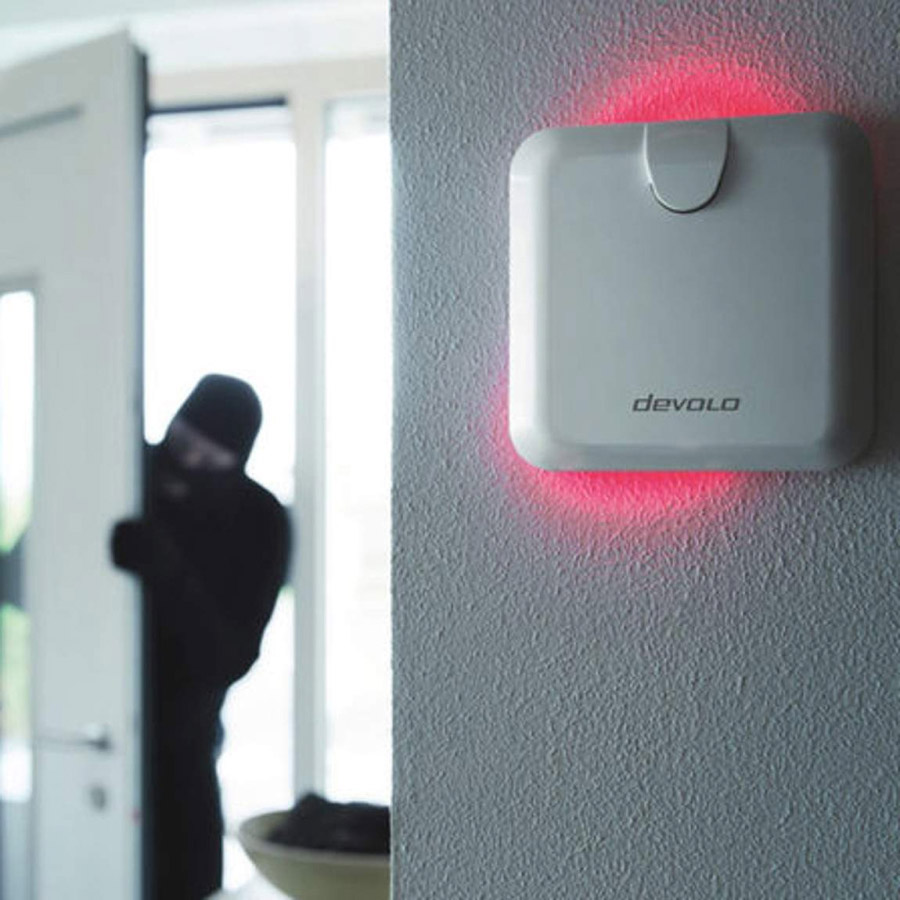 Devolo Smart Home Alarmsirene an Wand gegen Einbrecher